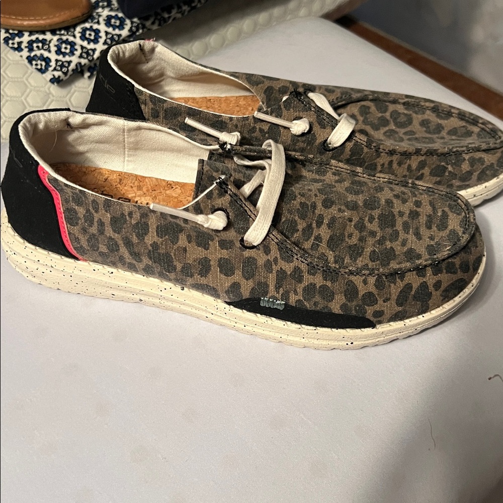 Hey Dudes Leopard Print Casual Shoes, new no tags